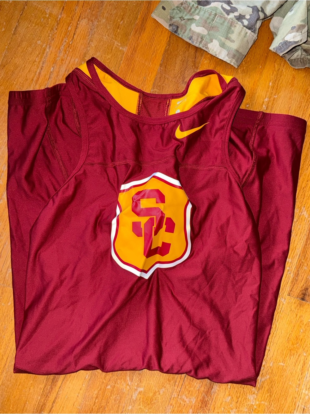 USC Men’s speed suit MEDIUM
